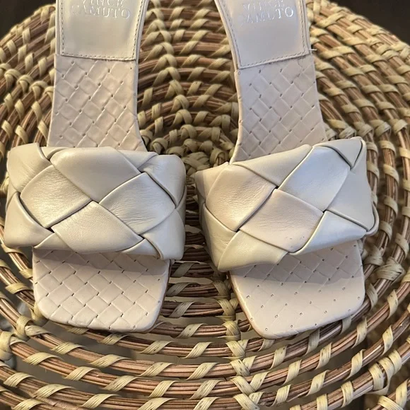 Vince Camuto Beige Woven Women's Sandals - Picture 6 of 8
